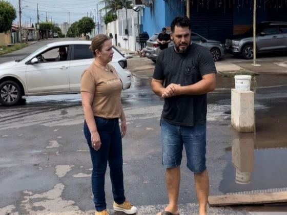 Paula Calil conversou com famílias afetadas pelo alagamento.