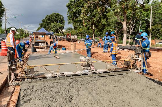 Obras do BRT em Cuiabá estão concentradas na Avenida do CPA.