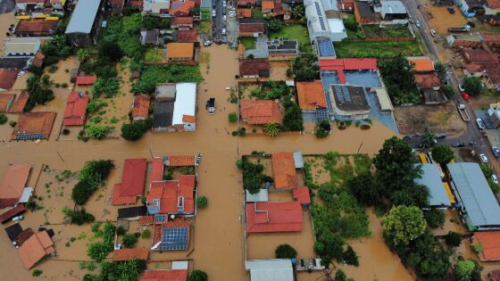 Fortes chuvas atingem Rio Branco e Salto do Céu.