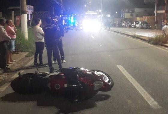 A vítima conduzia a moto em alta velocidade