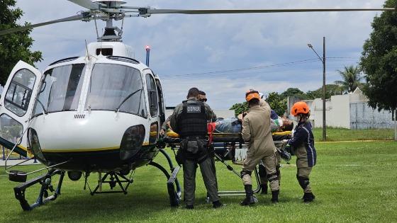 Com auxílio do Ciopaer, o trabalhador foi transferido de helicóptero para o Hospital Regional de Sorriso.