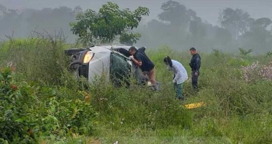 O idoso conduzia um veículo Fiat Strada, quando capotou o veículo diversas vezes.