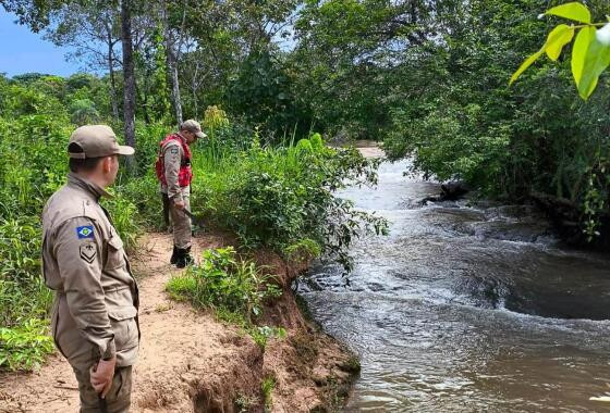 Os militares foram acionados por volta das 05h, desta segunda-feira, pela Polícia Civil de Paranatinga e dos familiares da vítima desaparecida, que é do sexo masculino. 