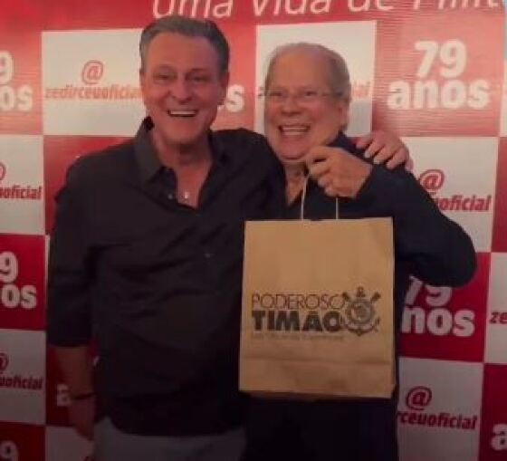 O presente foi dado por Fávaro durante a festa de aniversário de 79 anos de Zé Dirceu, que ocorreu nessa terça-feira (11), em Brasília.