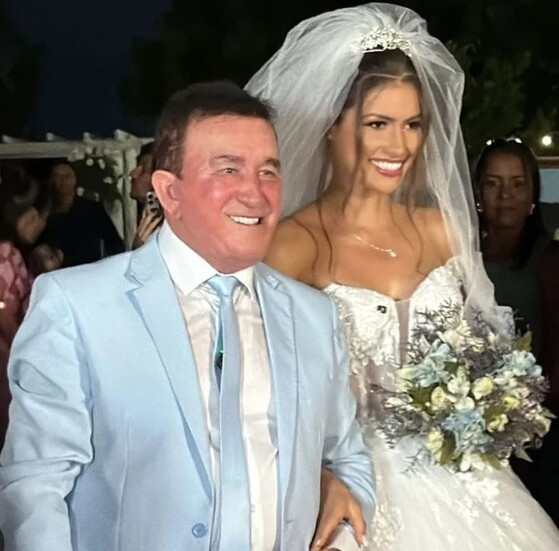 Cantor se casou neste sábado, em MT.