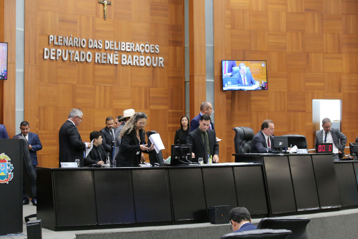 Assembleia Legislativa em Cuiabá mantém veto a reajuste de servidores do TJMT