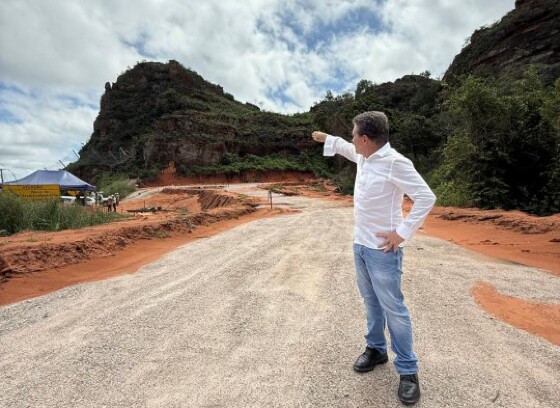 O presidente do TCE-MT, conselheiro Sérgio Ricardo, inspecionou as obras do Portão do Inferno nesta quarta-feira. 
