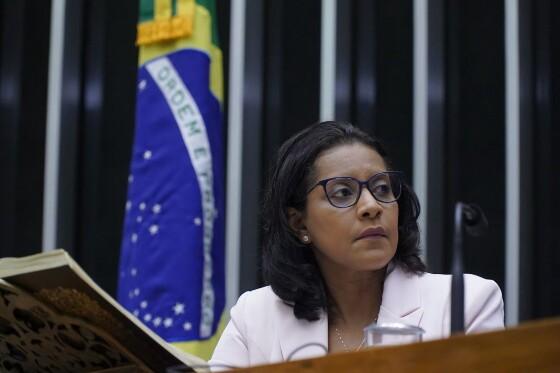 Gisela Simona é advogada e deputada federal