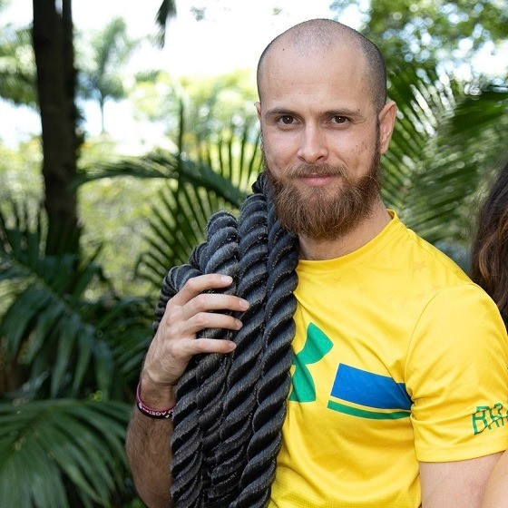 *Rairtoni Pereira dos Santos Silva é Personal Trainer há mais de 10 anos, ajudando pessoas a serem mais felizes com seus corpos. É autor do livro “5 Atitudes para criar o hábito de se exercitar todos os dias”.