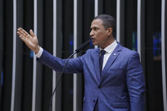 Assis é vice-líder da oposição na Câmara Federal