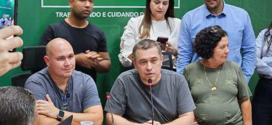O anúncio foi feito por Abilio, ao lado do secretário de Economia, Marcelo Bussiki. 