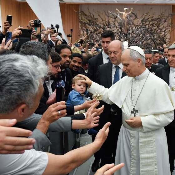 Papa lançou conta em rede social.