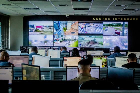 Central de monitoramento funciona 24 horas por dia.