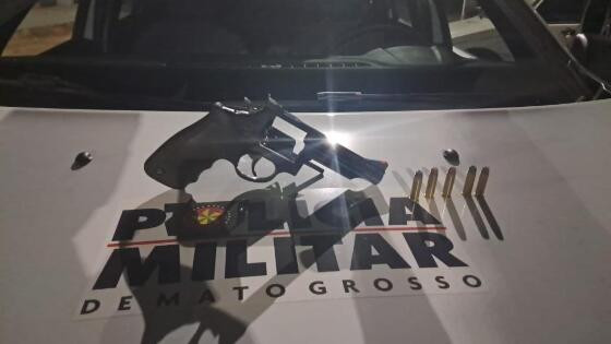 Bando invadiu casa e fez casal e bebê reféns na madrugada desta terça-feira (20).