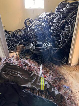 O material foi achado dentro de uma casa em Juína