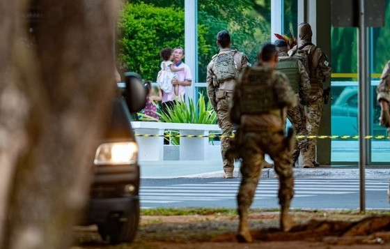 Forças de segurança isolaram o local.