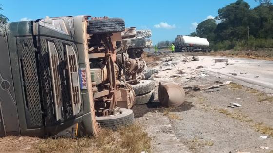 Acidente aconteceu por volta de 12h, no trecho da rodovia que corta o município de Lucas do Rio Verde.