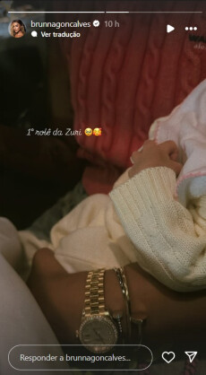 A influenciadora e Ludmilla anunciaram a chegada de Zuri compartilhando uma foto da mãozinha da bebê. 
