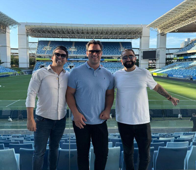 Visita da equipe do Guns na Arena Pantanal