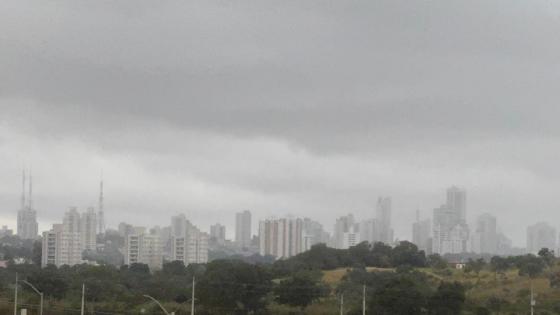 A “virada” do tempo se deve a uma massa de ar frio que avança pelo país.