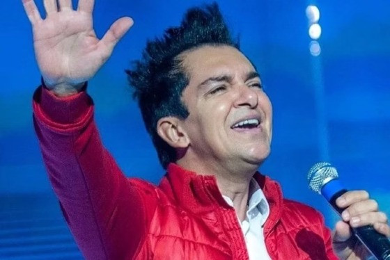 O cantor alegou que custeou moradia, passagens aéreas e até motorista particular para o jogador santista. 