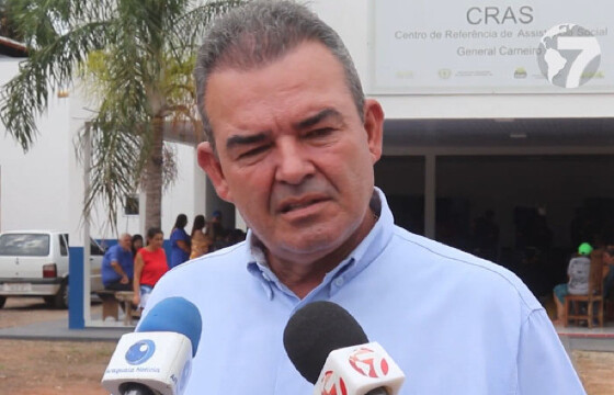 Ex-prefeito foi vítima de assalto na madrugada de domingo.