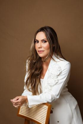 THAÍS NOGUEIRA é medica dermatologista em Cuiabá (@drathaisnogueira)