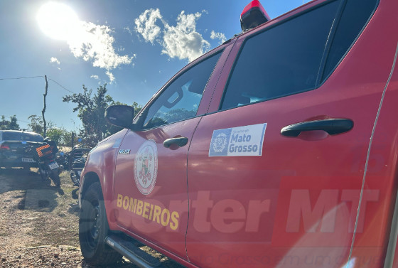 O Corpo de Bombeiros foi acionado e controlou as chamas.