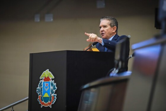O secretário de Planejamento e Gestão, Basílio Bezerra, explicou que o projeto deverá eliminar gradualmente os empréstimos consignados com cartão de crédito. “A ideia é que, a partir dos próximos meses, não exista mais essa possiblidade”, disse. 