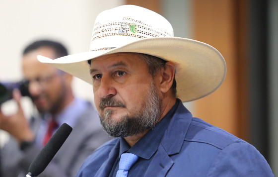 Deputado lamentou a morte da filha, assassinada em casa, na cidade de Nova Mutum.