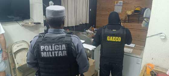 Ao todo, são cumpridas 73 ordens judiciais. 