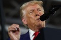 Trump impõe tarifa de 50% a produtos do Brasil