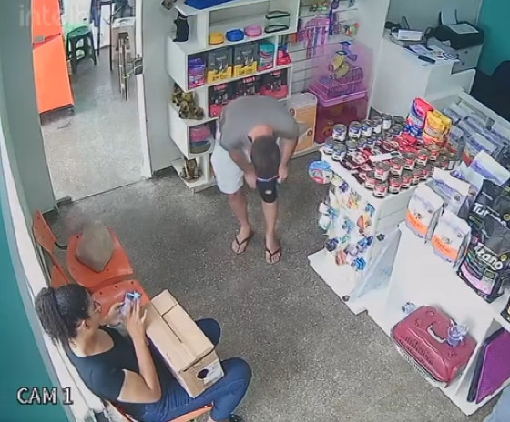Larissa Karolina e William são acusados de adotar gatos para matá-los.