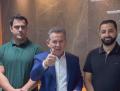 Mendes assina contrato para show do Guns