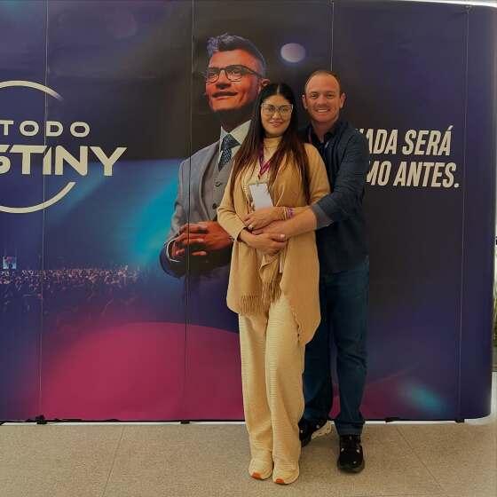 Empresária se declarou ao marido nas redes sociais.