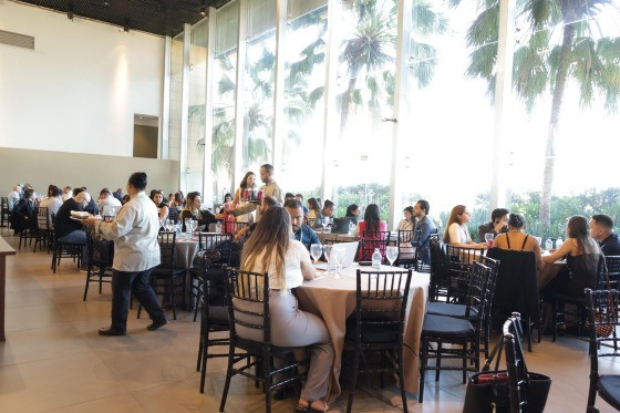 O evento está sendo realizado no Buffet Leila Malouf, em Cuiabá. A programação, iniciada nesta terça-feira (24), contou com um coquetel de negócios para recepcionar os clientes, atentos a cada detalhe do empreendimento.