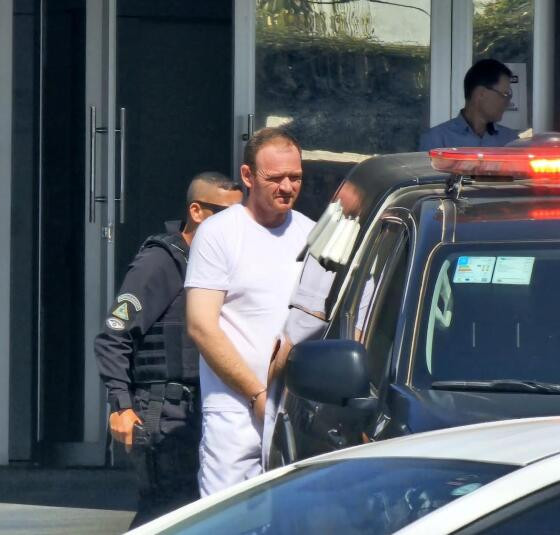 Daniel Frasson foi autuado em flagrante por feminicídio consumado e homicídio qualificado contra menor de 14 anos