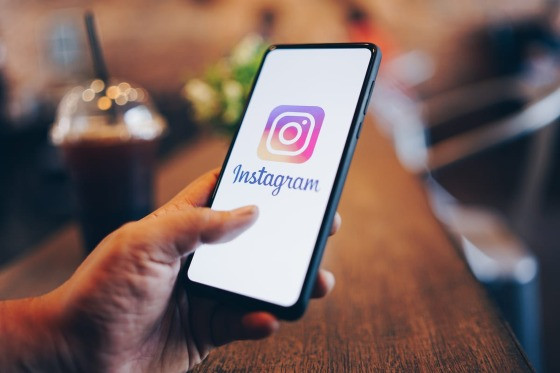 Mulher teve o perfil do Instagram invadido e entrou na Justiça