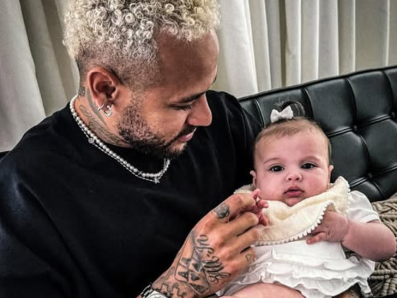 Neymar com a filha caçula, Helena 