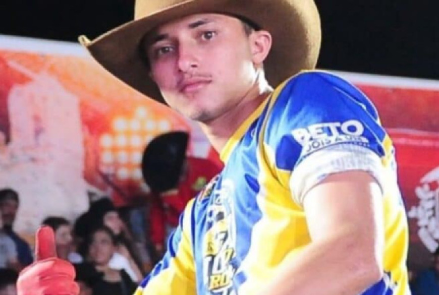 Peão de 21 anos é pisoteado por boi durante rodeio e morre em MT; veja vídeo