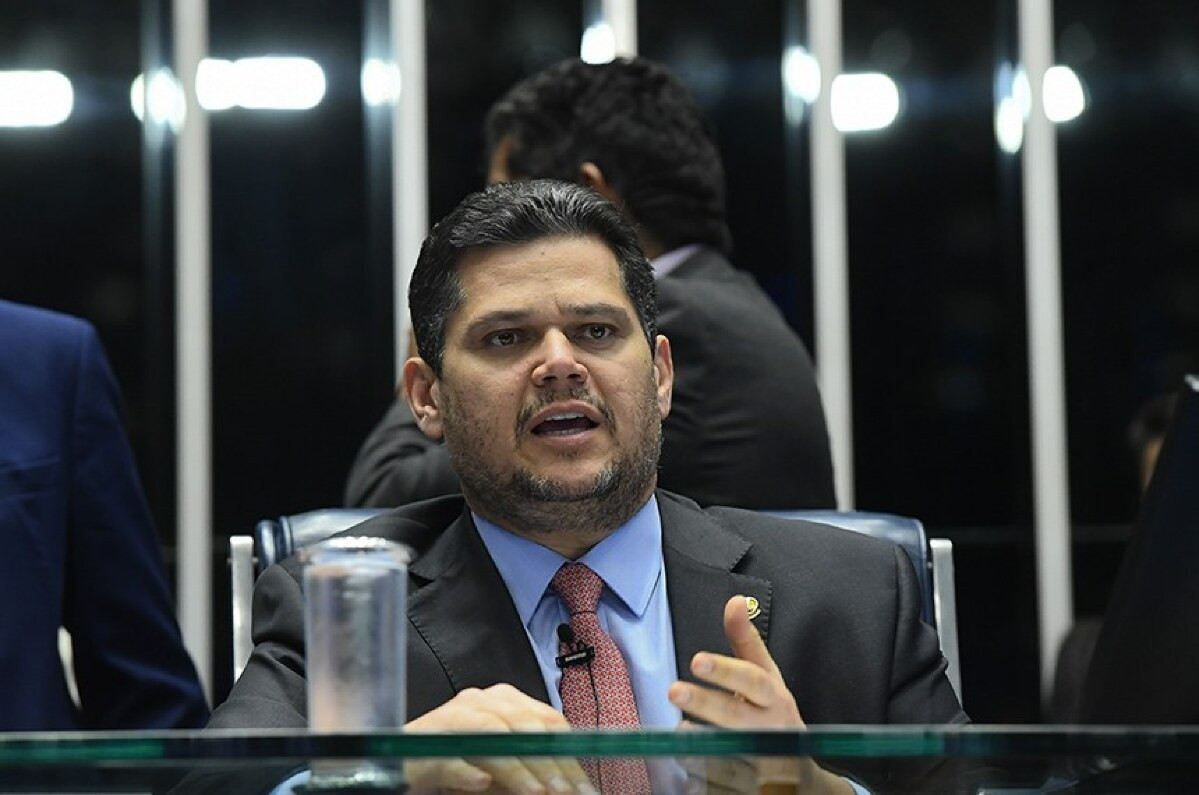 Projeto que autoriza cassinos e legaliza jogo do bicho no Brasil é retirado de pauta