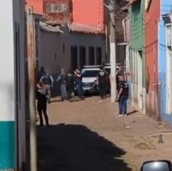 Ao todo, foram mobilizados mais de 100 profissionais das forças de segurança pública, além de agentes da Prefeitura Municipal de Cuiabá