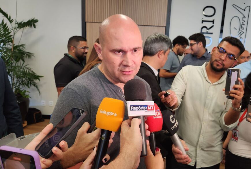 Abilio recua de proposta e busca solução para pagamento de recesso a servidores da Educação