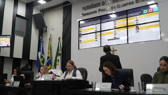 A proposta foi aprovada com 23 votos nesta terça-feira (15)