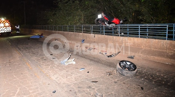 O motorista, de 38 anos, tentou fugir, mas foi preso e autuado em flagrante por estar bêbado.