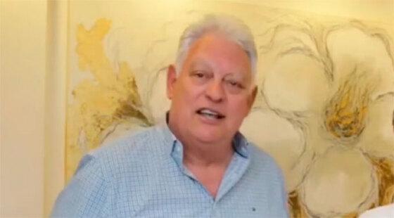 As contratações foram feitas pelo prefeito por meio de inexigibilidade de licitação