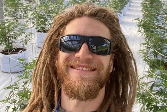 Em um post recente, ele comparou a realidade brasileira com a canadense em relação à planta