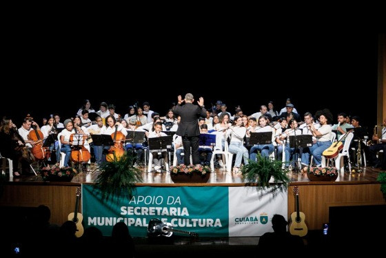“É um sucesso que supera todas as expectativas diante de tantos desafios em realizar um primeiro recital em uma quinta-feira à noite. Estávamos apreensivos, e o público compareceu, teatro cheio.