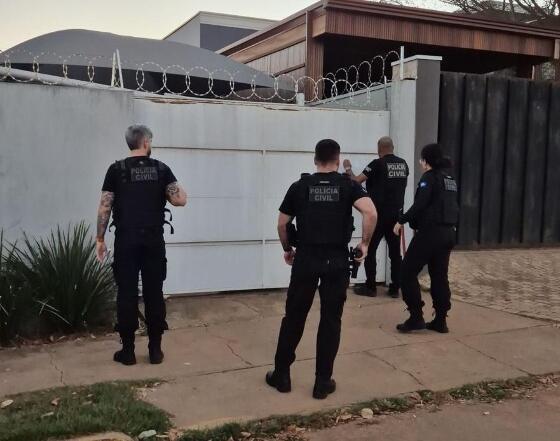 As prisões ocorreram durante a Operação Procuração Fatal, deflagrada pela Polícia Civil por meio das Delegacias de Nova Ubiratã e Sorriso.