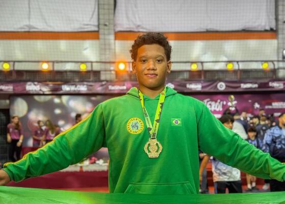 O título de campeão pan-americano de Wrestling sub-17 veio em uma campanha invicta de Raphael.